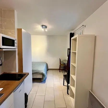 Confort A Montmartre Париж